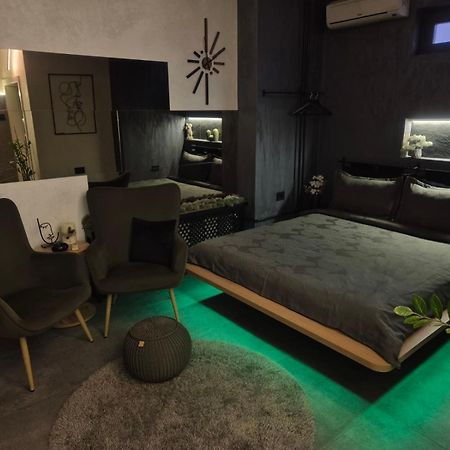 Biblioteka Spa Suite Belgrade Luaran gambar